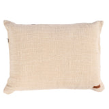 Détail des lignes cousues de la housse de coussin Stonepath