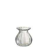 Vase J-Line en situation, mettant en valeur sa transparence et son design moderne