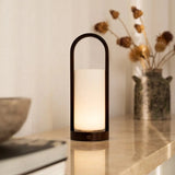 Lampe de table rechargeable en bois marron foncé Evie