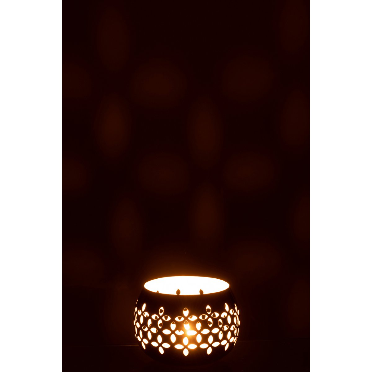 Bougeoir J-Line en fer noir, mise en scène décorative sur table