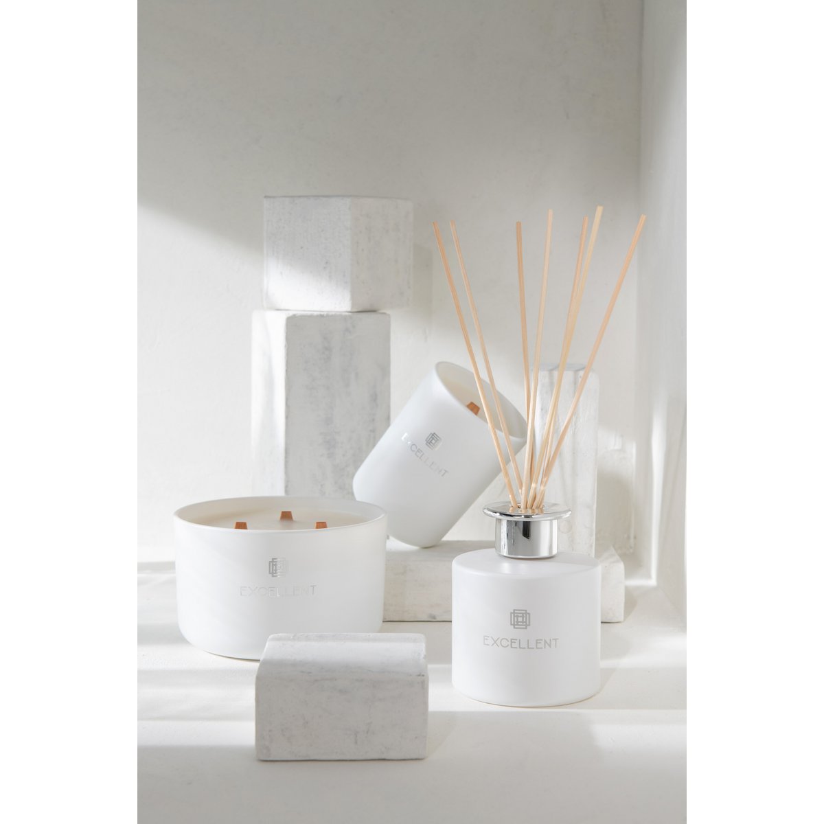 Bâtonnets parfumés J-Line Excellent en verre blanc, élégance et design