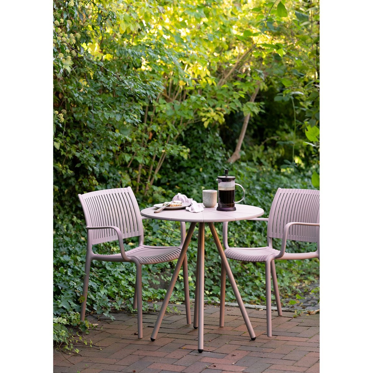 Ambiance scandinave avec la Table Bistro Barletta, élégance et simplicité