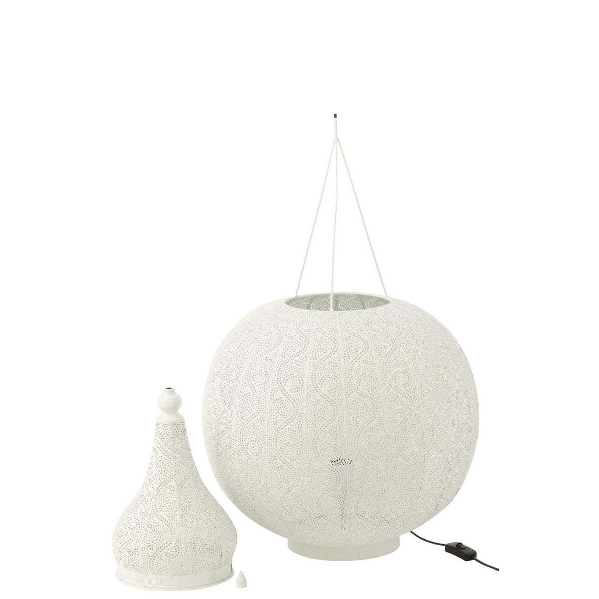 Lampe J-Line Aladin allumée dans un salon moderne