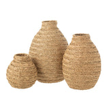 Vase tressé J-Line en herbe maritime, vue de face avec détails naturels