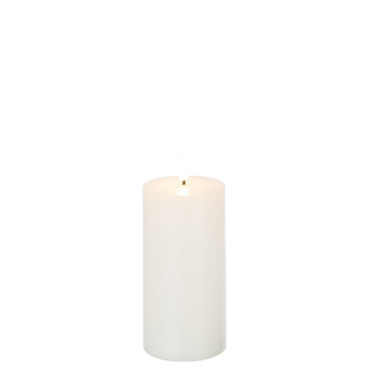 Bougie LED J-Line blanche allumée sur une table en bois