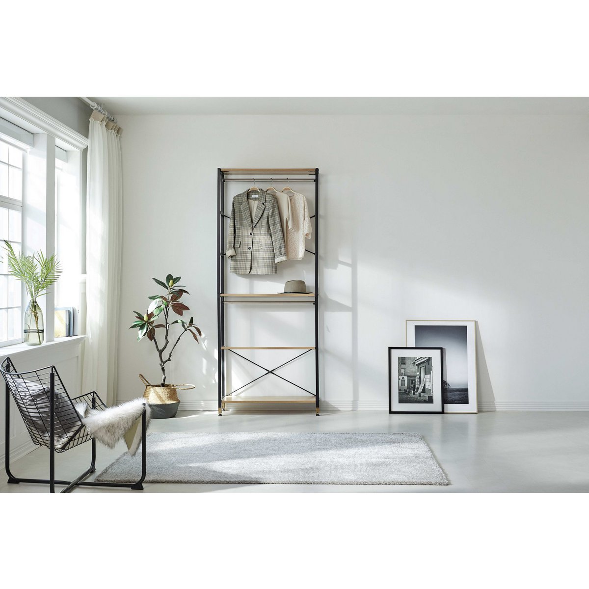 Étagère chic et pratique dans un intérieur contemporain