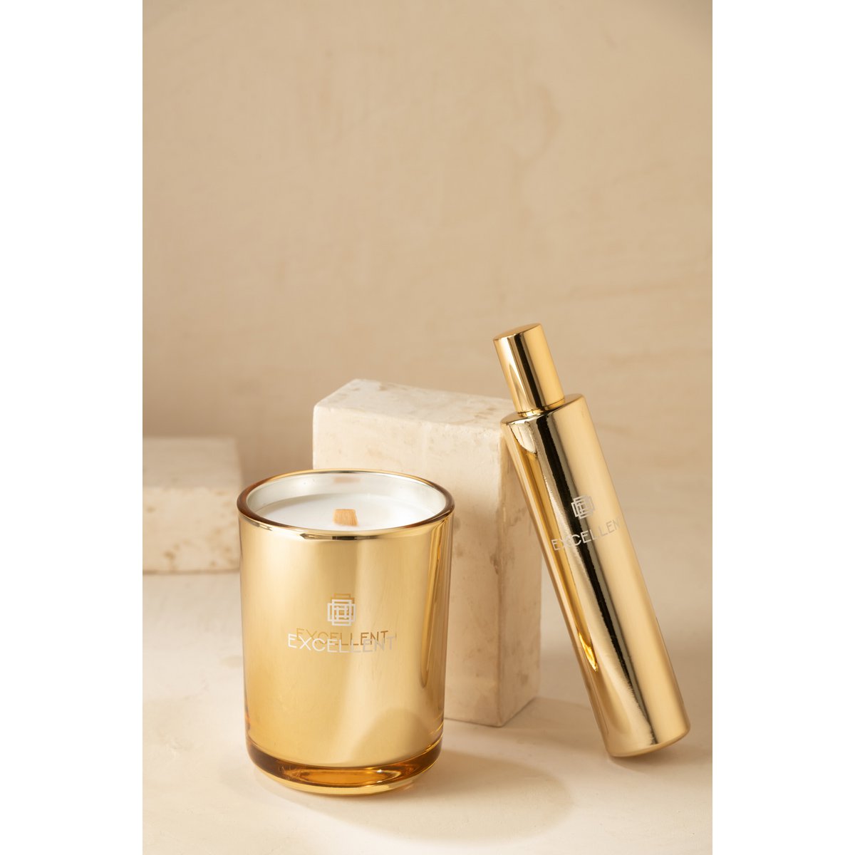 Vue rapprochée du flacon de parfum J-Line Golden Honey