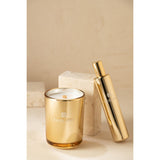 Vue rapprochée du flacon de parfum J-Line Golden Honey