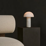 Lampe à poser en albâtre blanc cassé