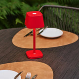 Lampe de table rechargeable rouge Ava Berry