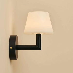 Applique murale rechargeable Ted en bois noir avec éclairage doux