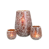Bougeoir J-Line Ali en verre marron, sur une table décorée