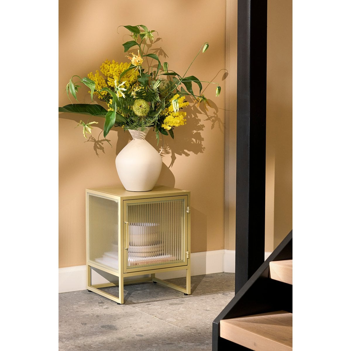 Meuble de rangement Clifton Beige - vue de dessus avec portes ouvertes