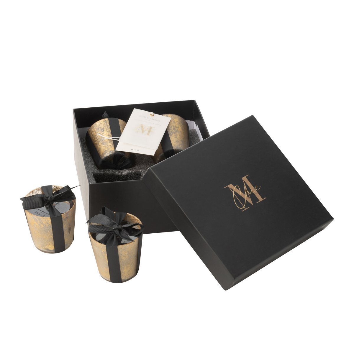 Ambiance chaleureuse avec la bougie parfumée J-Line M-Chic dans un intérieur raffiné