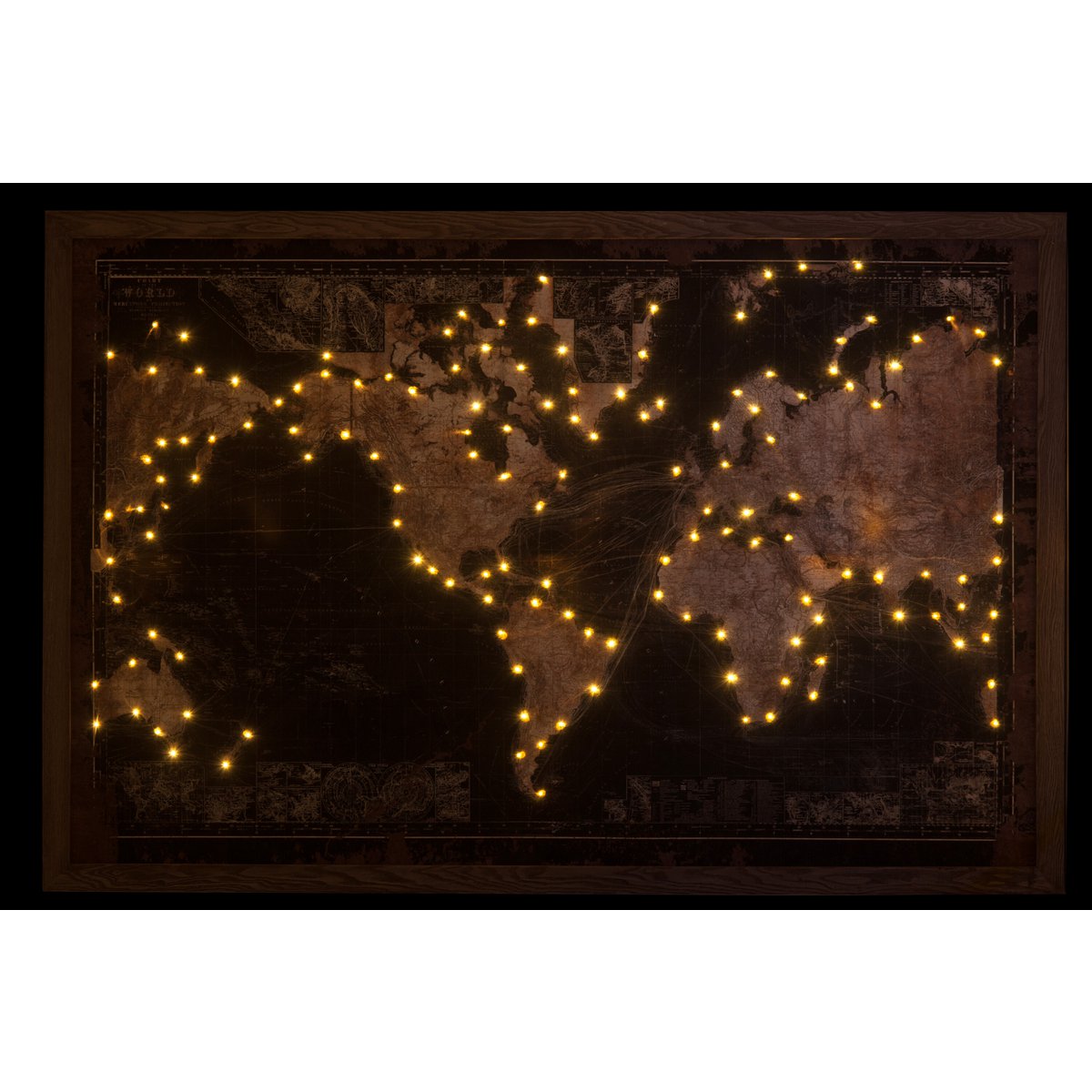 Détail du cadre LED Carte du Monde montrant la finition bois et toile