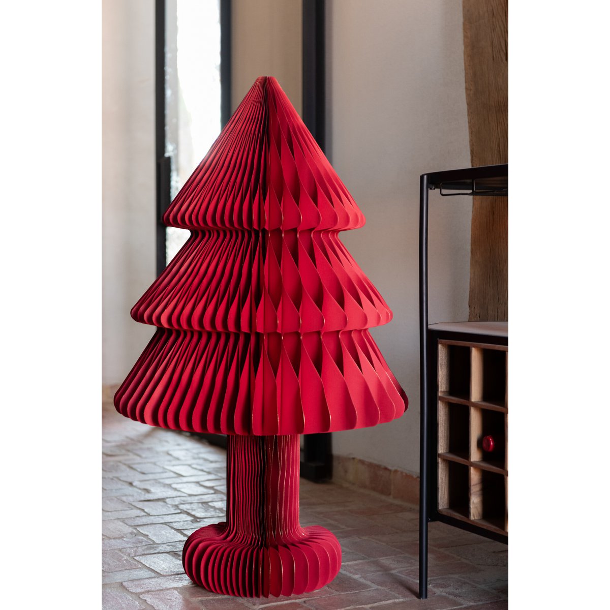 Détails du sapin pliable J-Line, papier rouge élégant