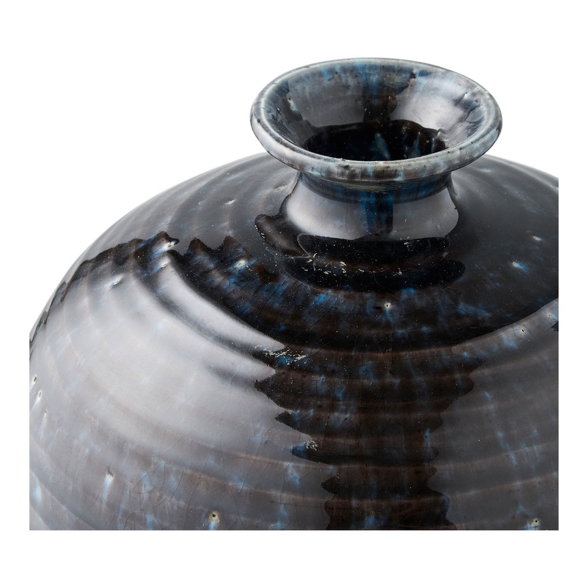 Vase en céramique bleu foncé, vue de profil