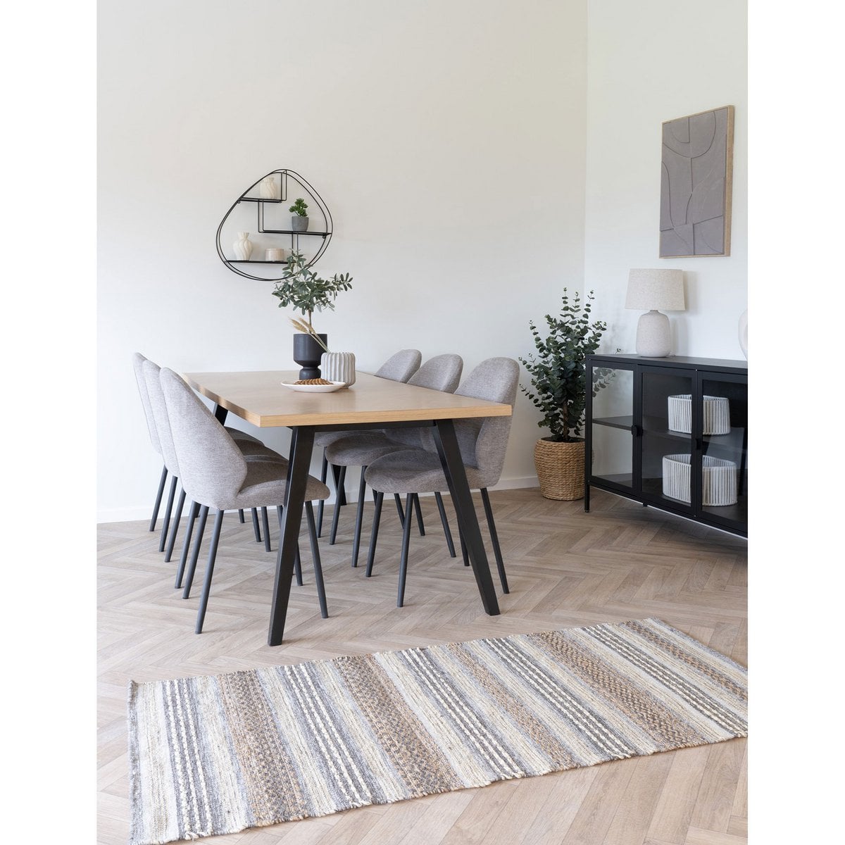 Eucalyptus artificiel apportant une touche de verdure