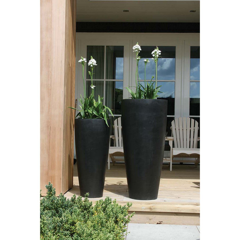 Cache-pot en polyester noir