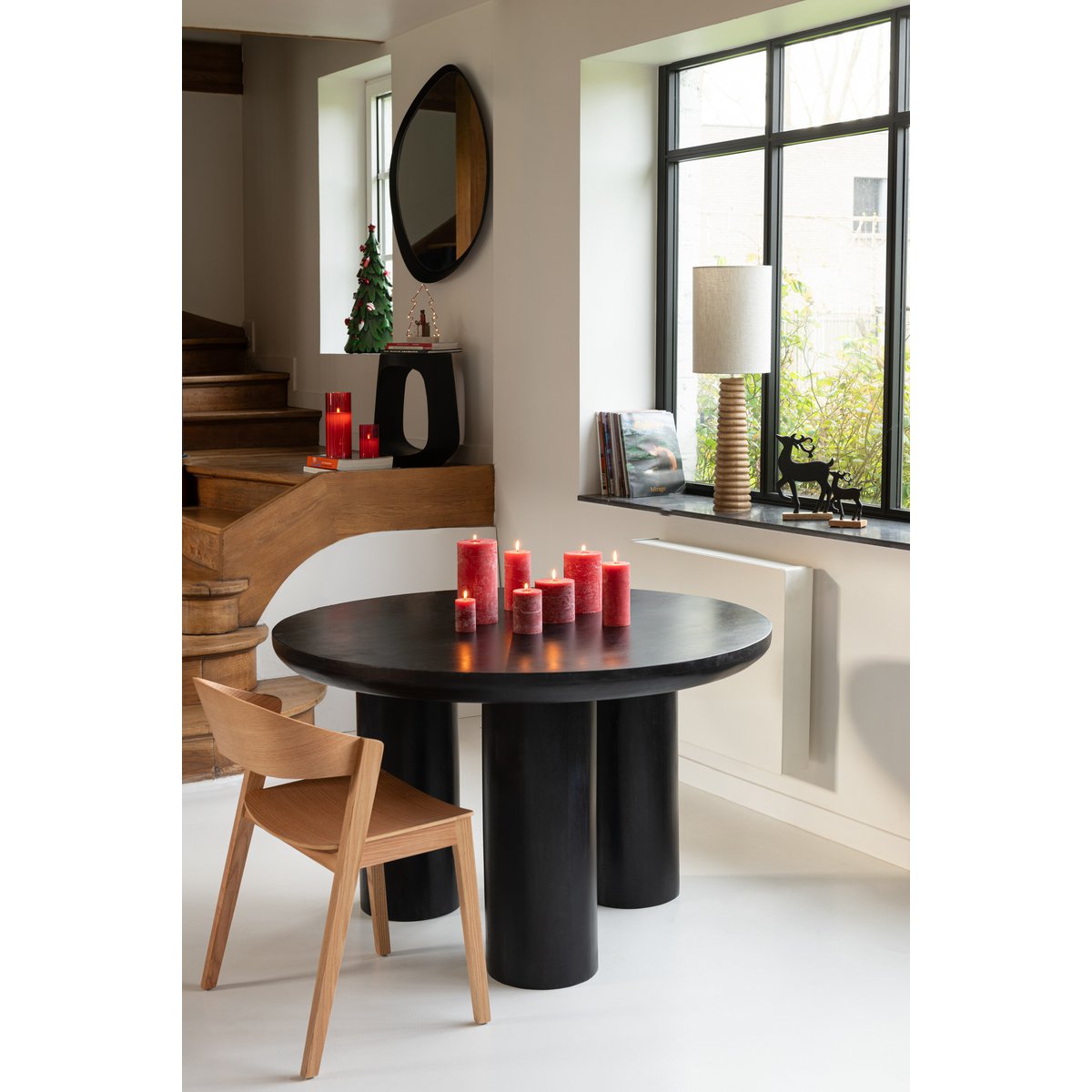 Chaise Laga sur un tapis élégant