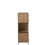 Zoom sur les finitions métalliques de l'armoire J-Line