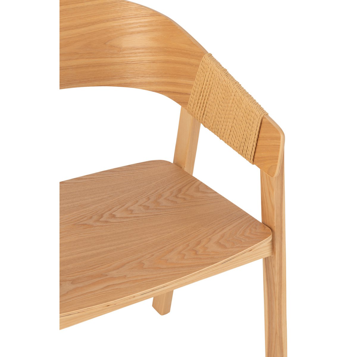 Chaise Naga sur fond de décoration scandinave