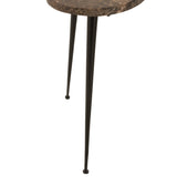 Détail du marbre marron de la table d'appoint J-Line