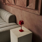 Lampe de table rechargeable rouge Ava Berry