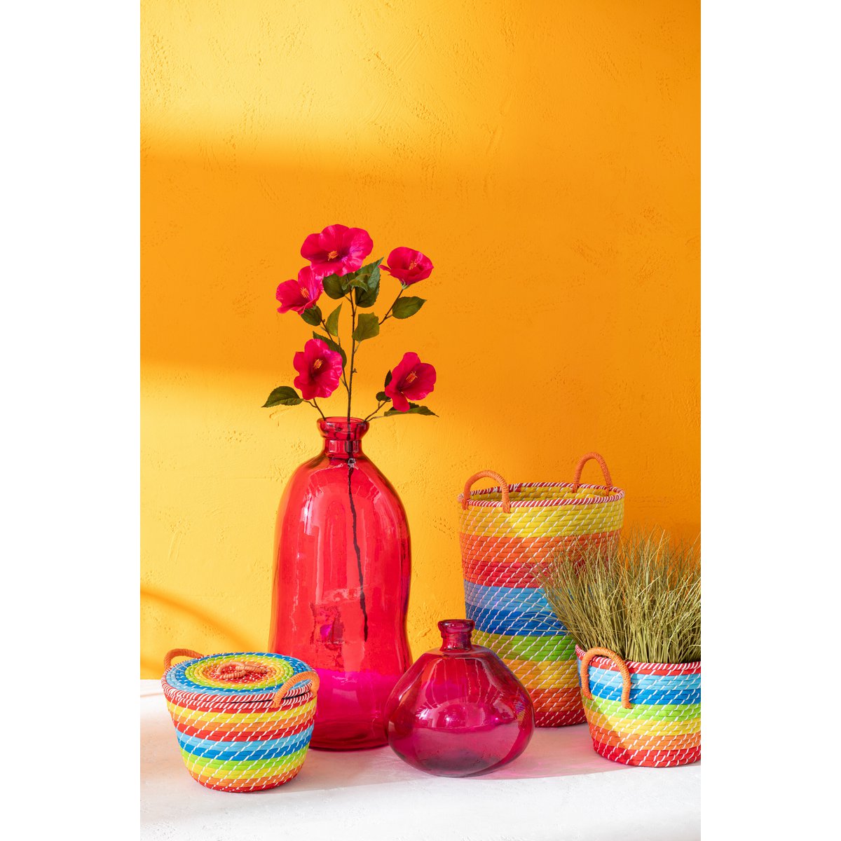 Vase Bulle J-Line avec des fleurs - décoration élégante
