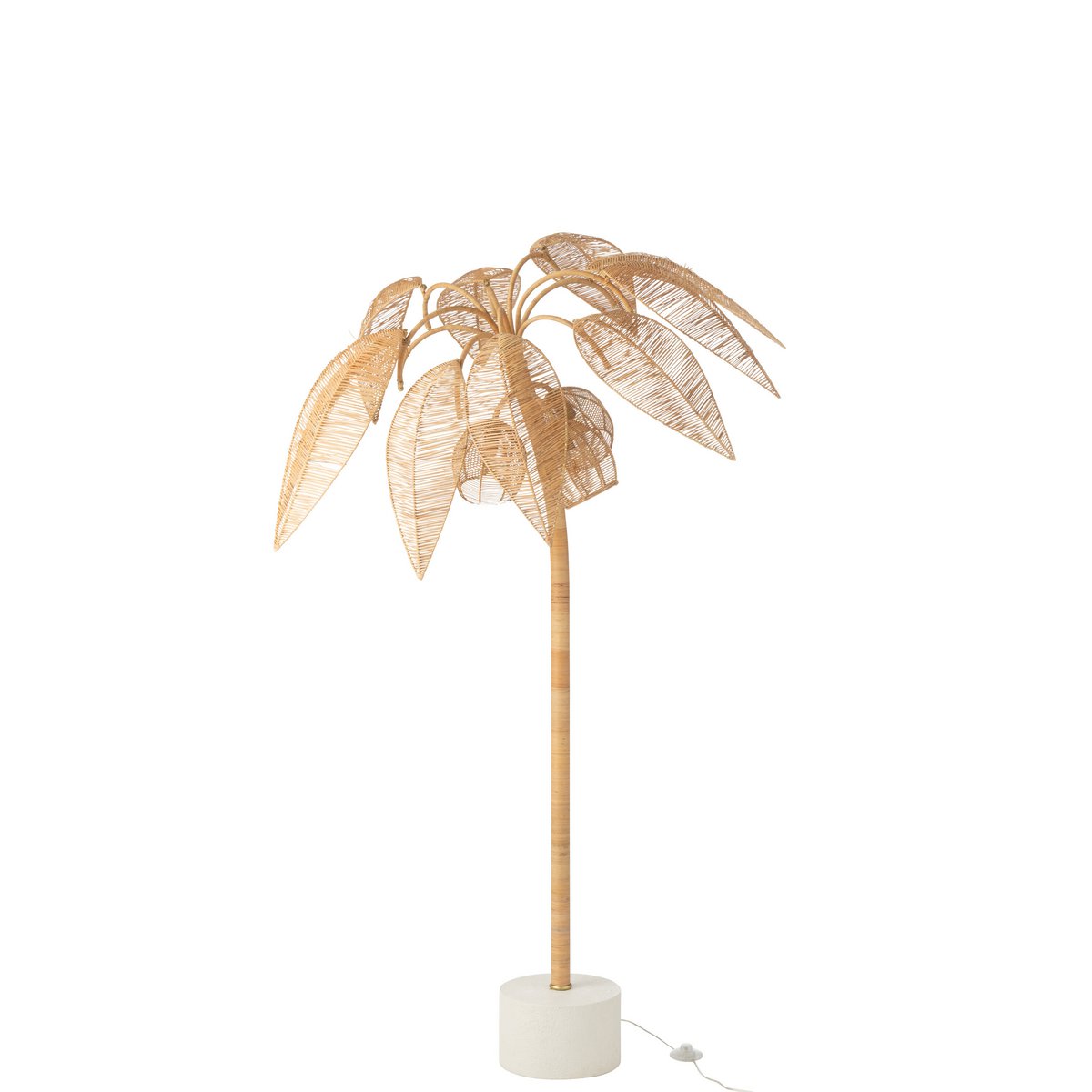 Ambiance décorative avec le lampadaire J-Ligne Coconut dans un intérieur chic