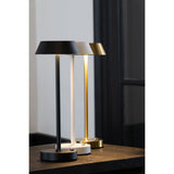 Ambiance cosy avec la lampe J-Line Noé dans un intérieur
