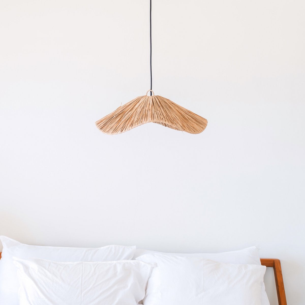 Abat-jour suspendu dans un intérieur moderne