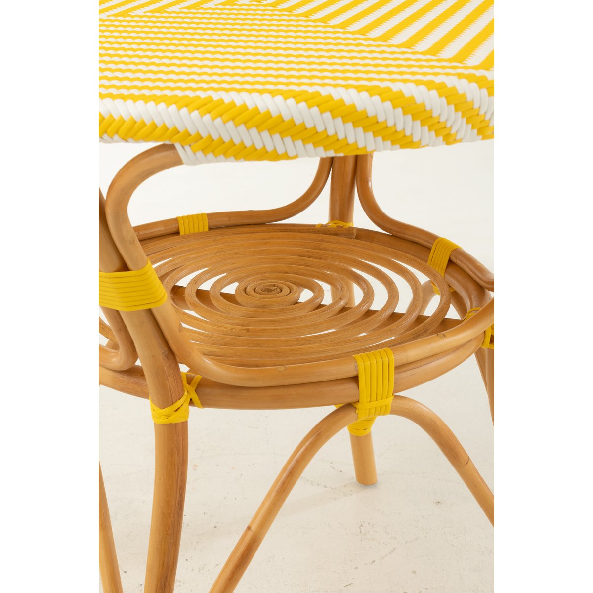 Vue latérale de la Table Live J-Line, design contemporain