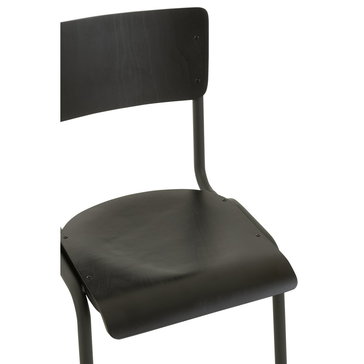 Chaise J-Line, vue d'ensemble dans un intérieur moderne