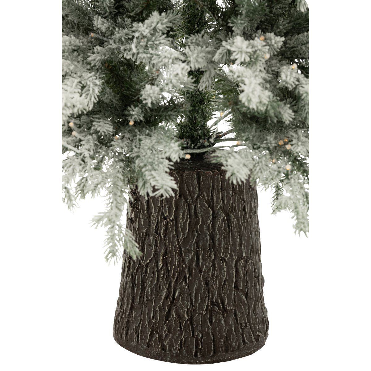 Vue d'ensemble du sapin de Noël J-Line dans un salon décoré