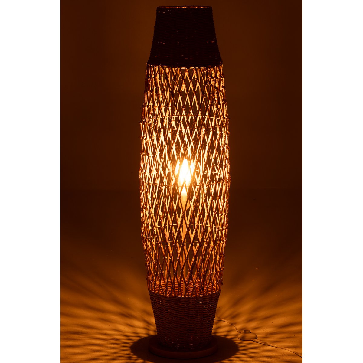 Détails du lampadaire J-Line en métal - finition naturelle
