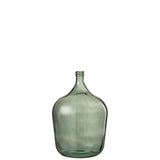 Vase carafe en verre vert J-Line, mise en scène avec des fleurs