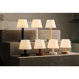 Lampe de table rechargeable en bois marron foncé Zoë