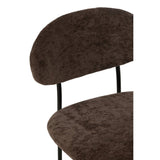 Ambiance chaleureuse avec la chaise J-Line dans un intérieur