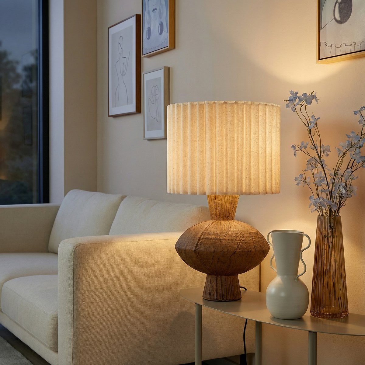 Détail de la lampe Frey Marron, mettant en avant les matériaux et le design
