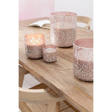 Bougie J-Line Tender Rose allumée, diffusant une lumière douce