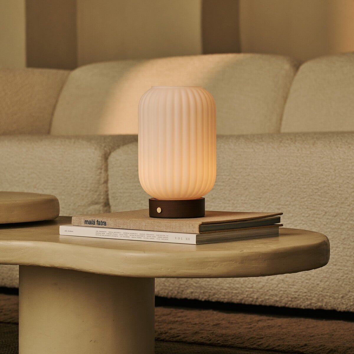 Lampe rechargeable Lilly marron foncé