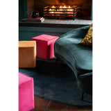 Pouf Cube Velours Rose Vif J-Line en gros plan sur la texture du velours
