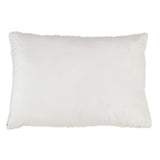 Détail du coussin J-Line avec texture textile, rouge et blanc
