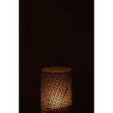 Ambiance chaleureuse avec la lanterne J-Line Pattern allumée