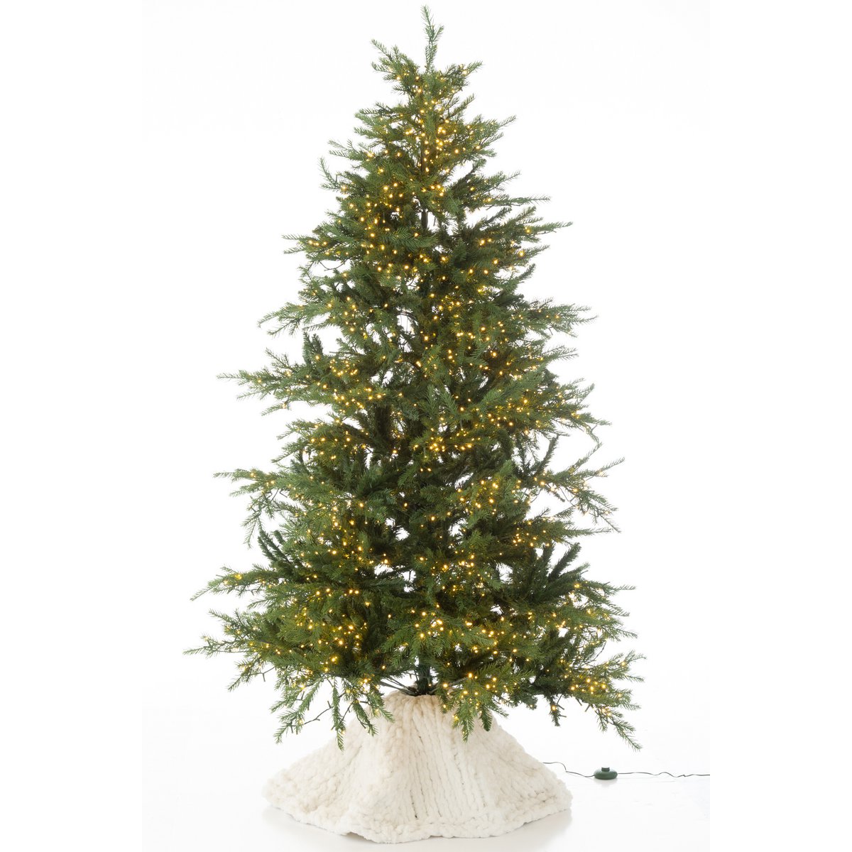 Jupe de sapin J-Line sur un sapin décoré