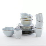 Verres et couverts assortis au service de table Tabo