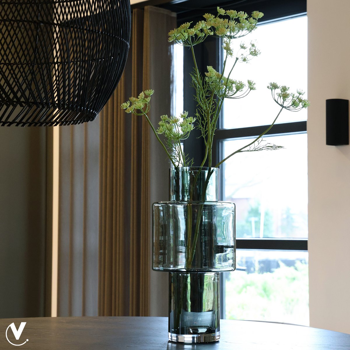 Vase en verre gris