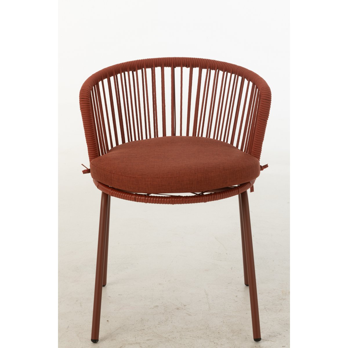 Détail de la chaise Toa J-Line - finition métallique