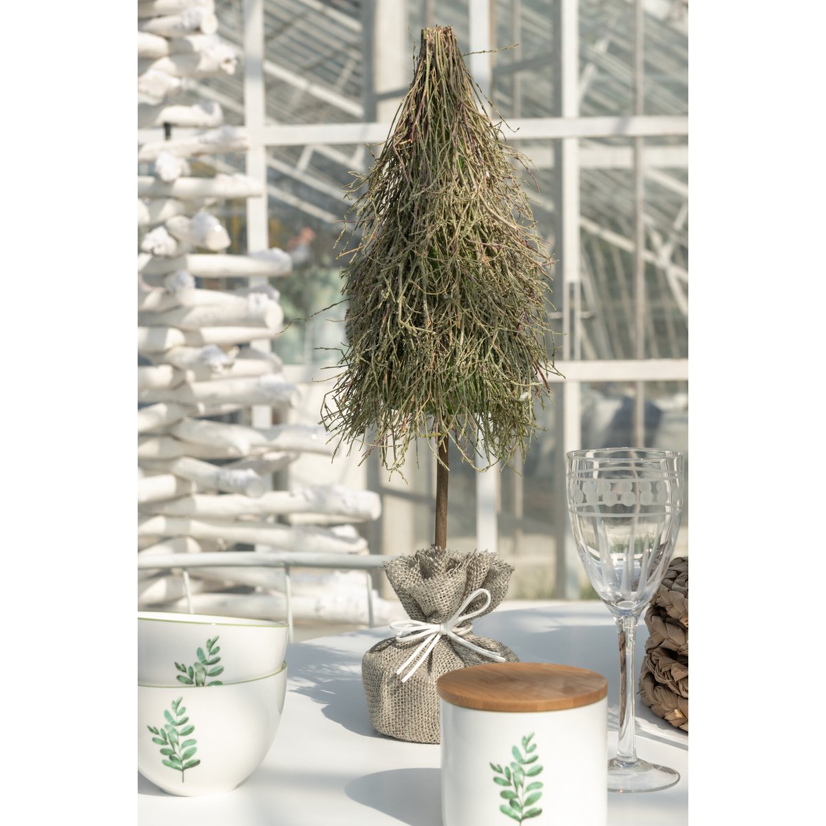 Décoration brindilles de sapin de Noël en bois vert, vue de face